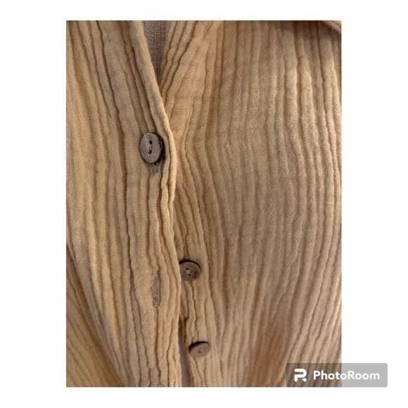 Oli & Hali, M/L, Light Yellow Button down Oversize Blouse. - Picture 3 of 10